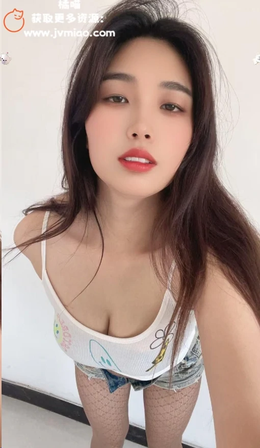 刘小玥玥的微密圈深度解析：付费内容背后的创作哲学与粉丝经济-橘喵