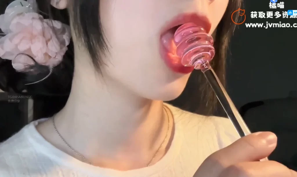 B站”nana困薯的甜蜜暴击！透明粉色蜂蜜棒开箱测评：少女心炸裂的治愈神器”-橘喵