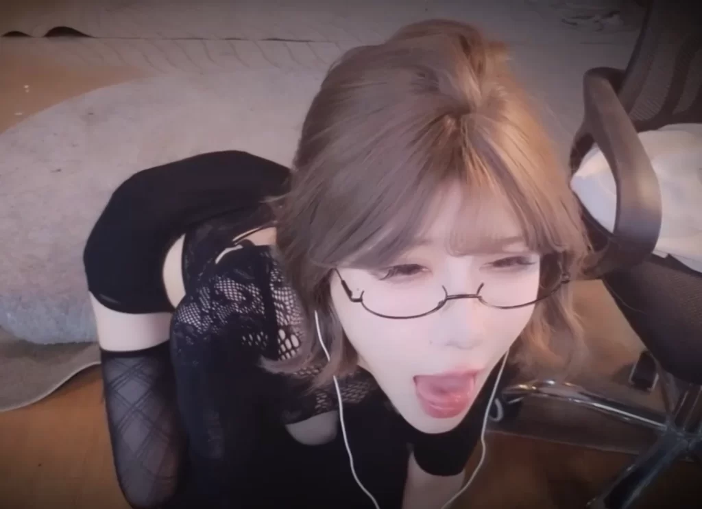 斗鱼张爱玲qvq新作《私密搜查官潜入》揭秘：暗夜行动中的致命诱惑与惊险博弈-橘喵